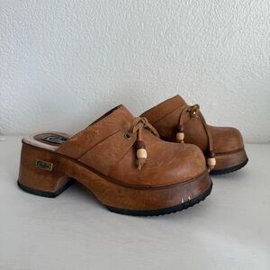 Vintage Candie's Clogs Women’s Size 7 Y2K Platform Wood Brown Mules Leather Bead